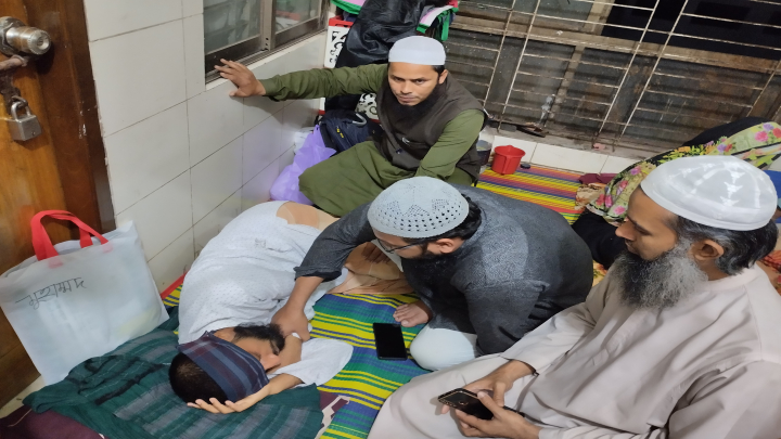 অসুস্থ যুবনেতা আবু রায়হানের শয্যাপাশে নগর নেতৃবৃন্দ